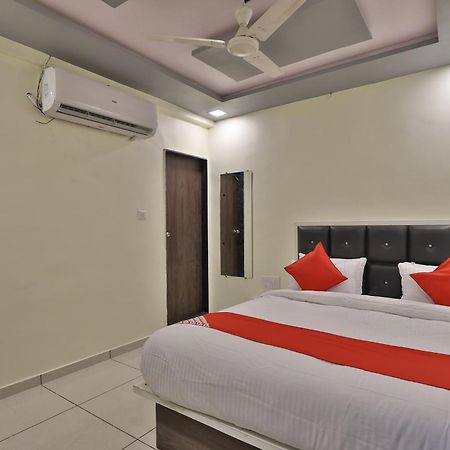 Hotel O Sunway Ahmedabad Exterior photo